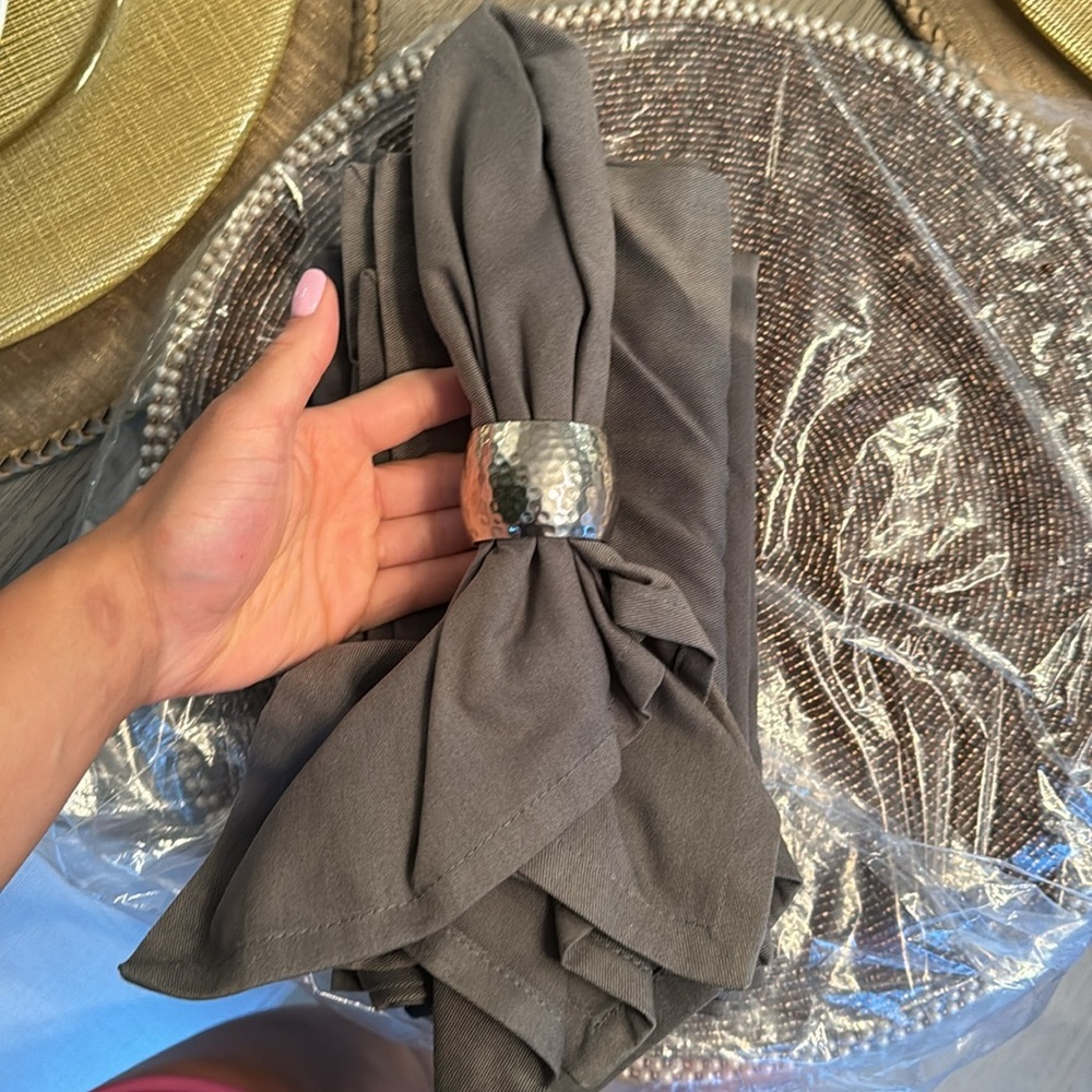 Pier 1 imports 4 Pack gray Cloth Dinner Napkins,